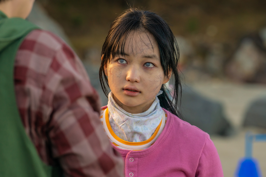 Choi Yu Ri Is Jo Jung Suk’s Daughter And The World’s Last Remaining Zombie In “My Daughter Is A Zombie”