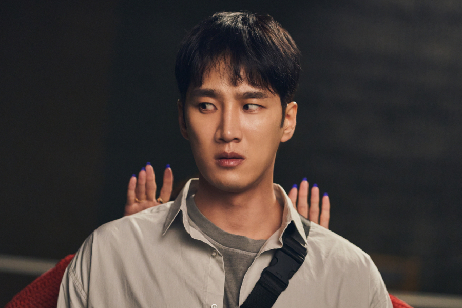 Ahn Bo Hyun Becomes A Fearful Yet Loyal Guardian To Lim YoonA In New Film “Pretty Crazy”