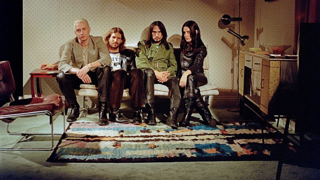 Watch Wolf Alice’s Video for New Song “The Sofa”