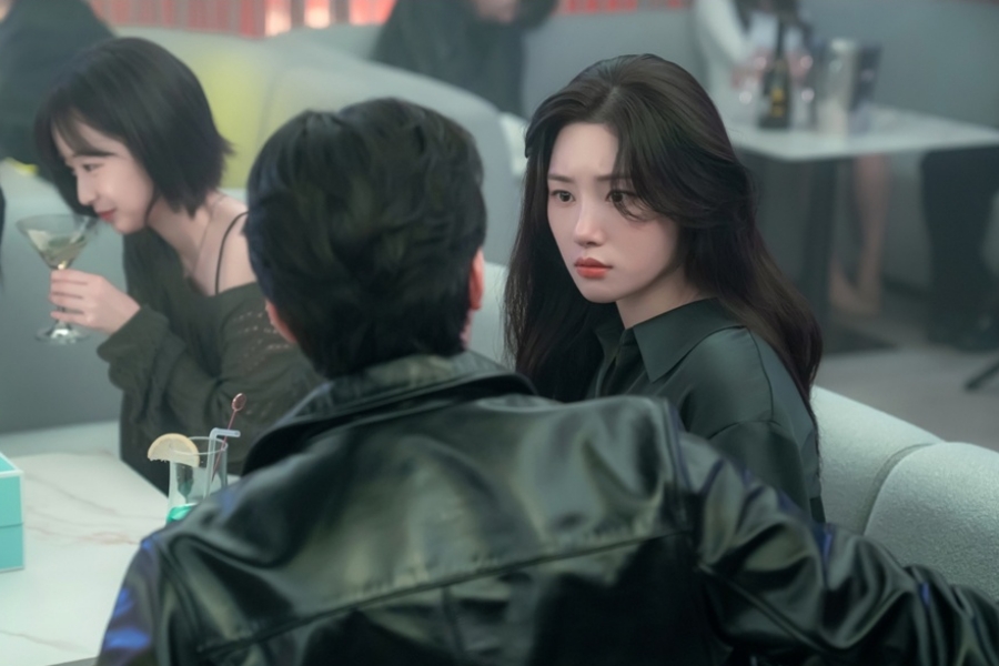 Jung Chaeyeon Gets Hit On At A Club After Her Breakup In “Beyond The Bar”