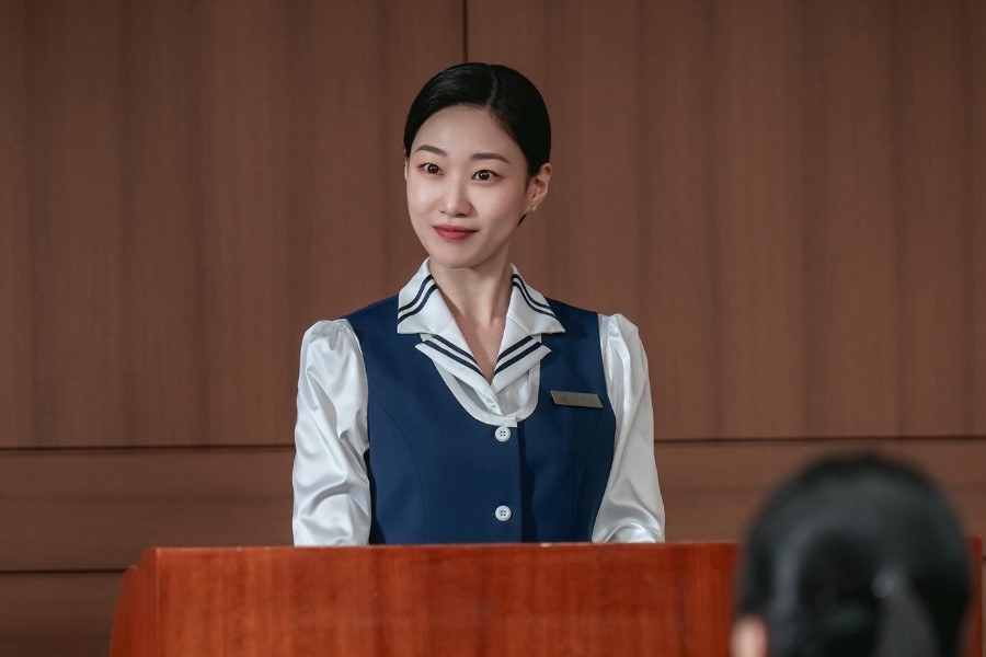 Ha Yun Kyung Is A Secretary Who Dreams of Living Rich And Free In New Drama “Undercover Ms. Hong”