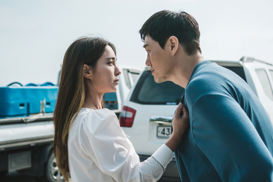 Yoo Ji Tae And Lee Min Jung Hide Their True Intentions As They Form A Risky Alliance In “Villains”