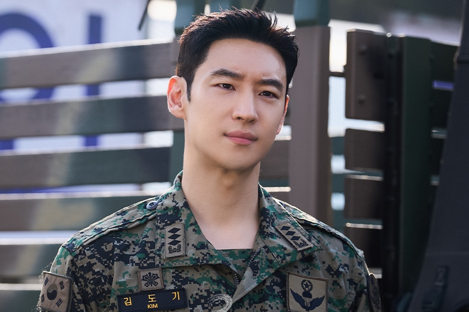 Lee Je Hoon Returns To His Original Identity To Investigate Jeon So Nee’s Death In “Taxi Driver 3”